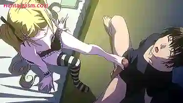 Аниме без цензуры! Хентай красавица в костюме горничной прыгает на хую большом