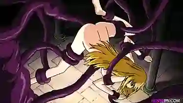 Волшебные хентай тянки будут трахнуты монстром и тентаклями в ретро аниме